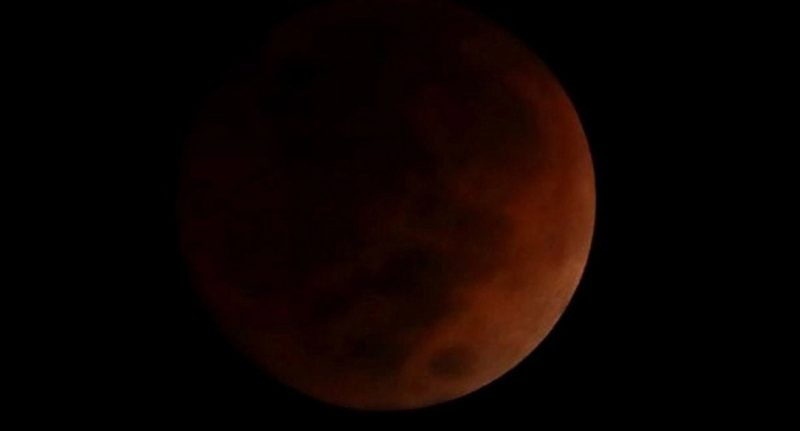 lunar eclipse 2022 photos