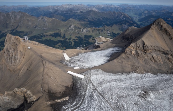 Europe Heatwave In Snow
